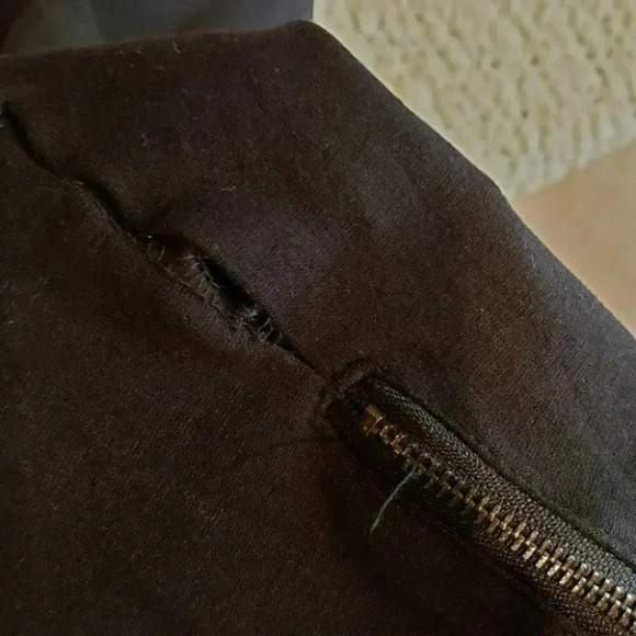 BCBGMAXAZRIA 8 black stretch skinny pants with side zipper - Picture 6 of 6